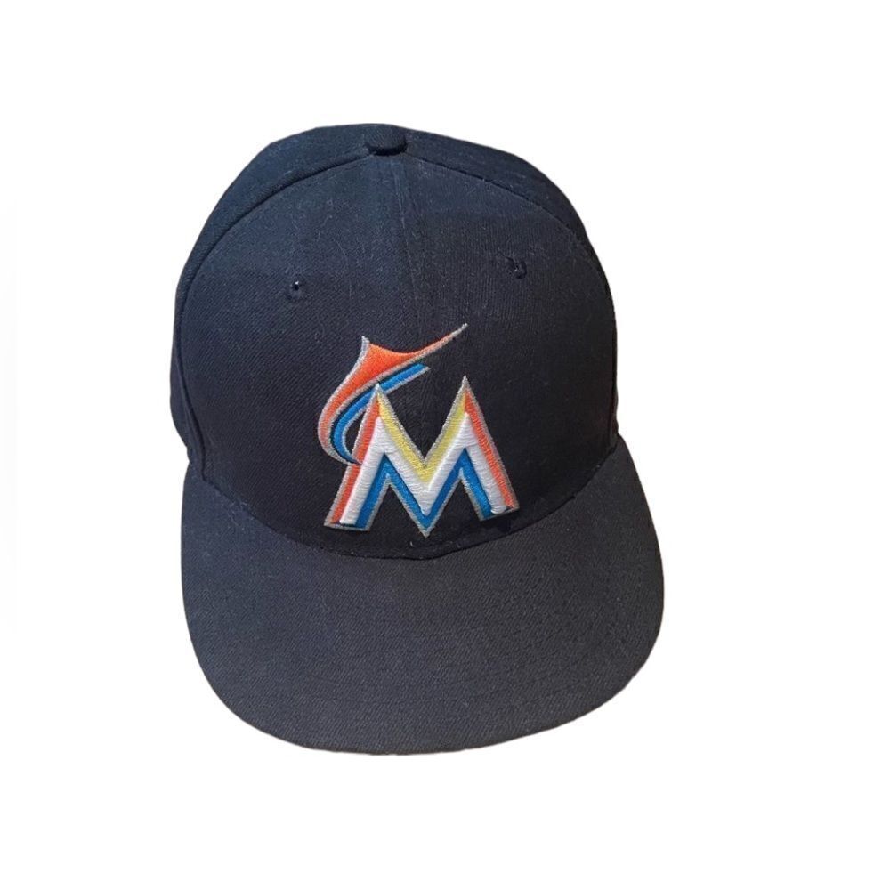 Miami Marlins navy baseball cap.